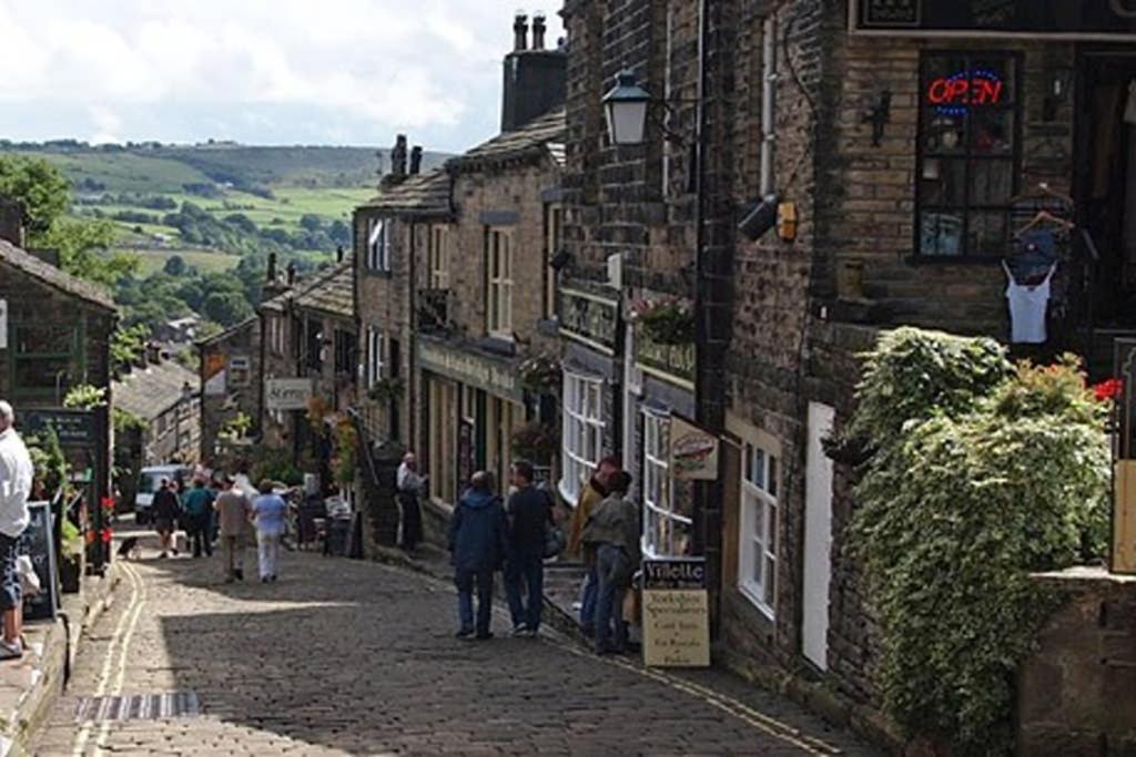 The Vestry - Chapel Retreat With Hot Tub Villa Haworth Dış mekan fotoğraf