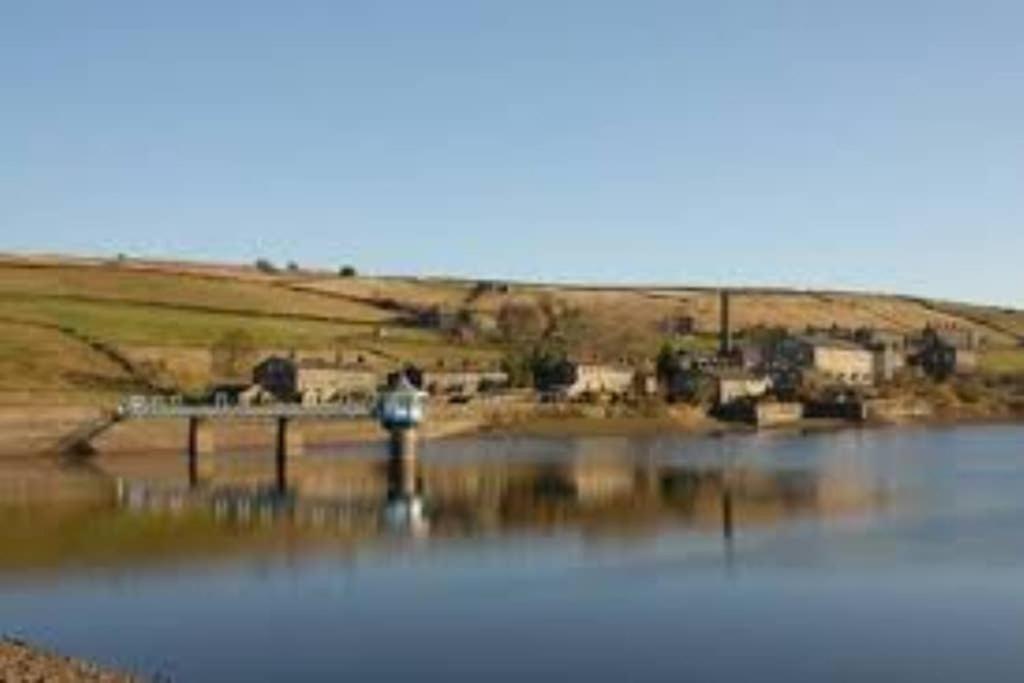 The Vestry - Chapel Retreat With Hot Tub Villa Haworth Dış mekan fotoğraf